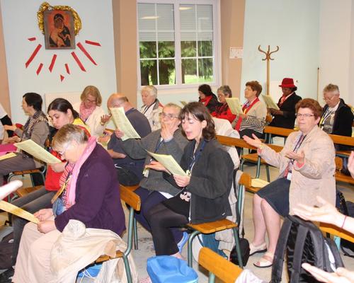 13h 30 - Temps de la rencontre: atelier "chants" avec Yves Gorbet.