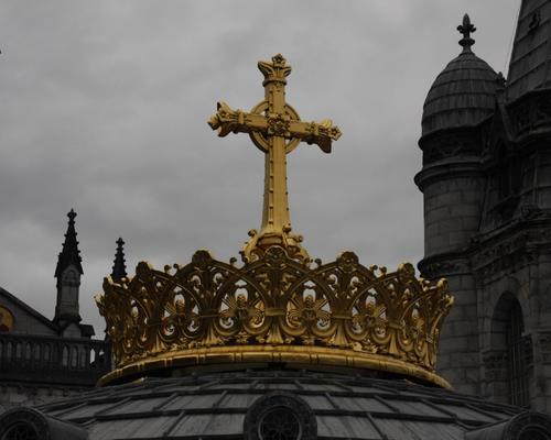 Le crucifix de la basilique de Notre Dame du Rosaire