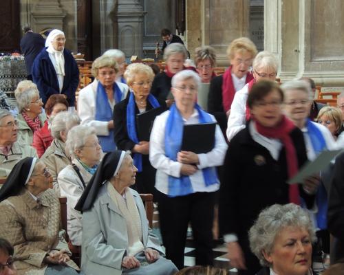 entrée de la chorale de l'Age d'Or