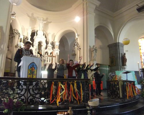 Les Apôtres rendent grâce à DIEU