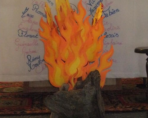 Le feu de la Pentecôte: lumière, chaleur.
