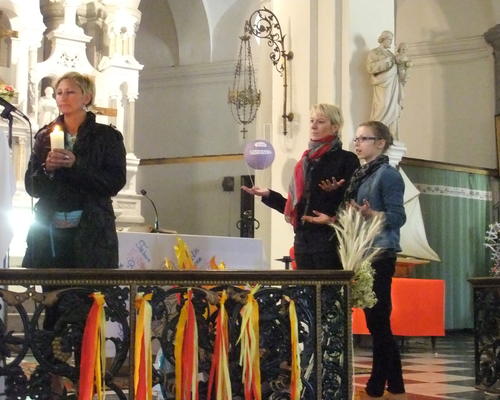 Aide-nous à toujours transmettre la Lumière de ta Parole