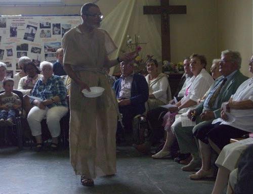 St François quête des pierres pour St Damien
