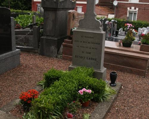 La tombe où reposent les parents de St Benoit