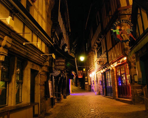 mont-st-michel-de-nuit
