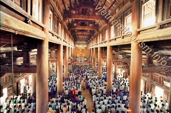 Phat-Diem-Cathedral-Ninh-Binh-messe_journaliere