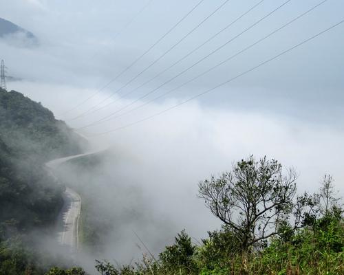 col-des-nuages