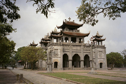 Phat-Diem-Catherdral-Ninh-Binh