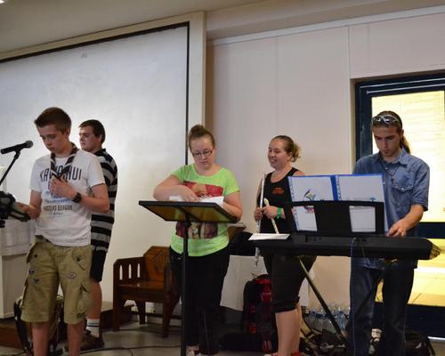 lourdes2013_pelejeunes1026.JPG