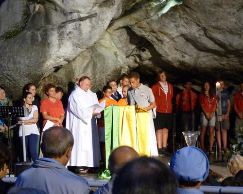 lourdes2013_pelejeunes0553.JPG