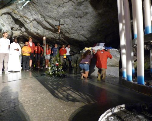 lourdes2013_pelejeunes0557.JPG