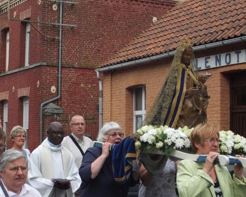 Procession vers la chapelle
