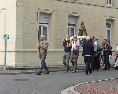 Procession vers la chapelle