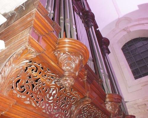 Les tuyaux de l'orgue
