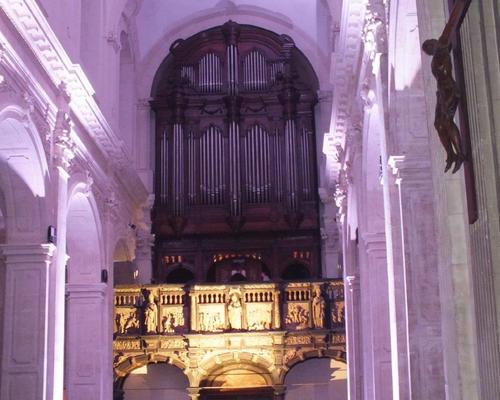 L'orgue et le jubé vus de la nef