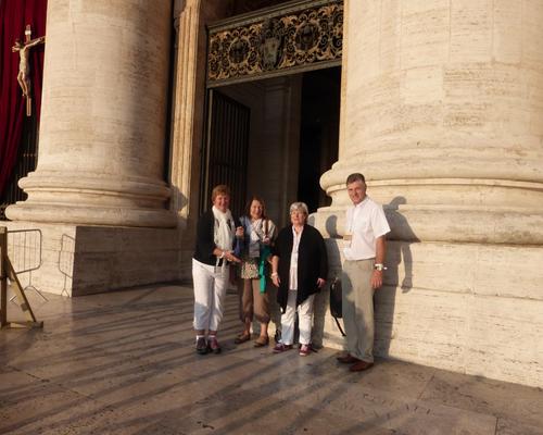 Avant la messe a la chaire de st PierreG