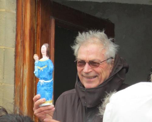 benediction d'une nouvelle statue.JPG