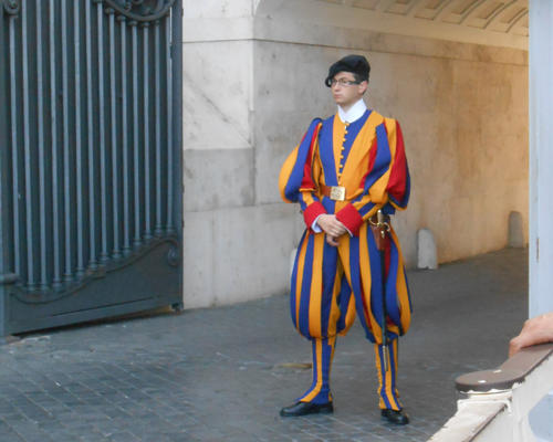 des gardes ...