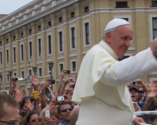 le pape près de nous ...