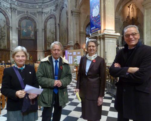 Arlette Lesaffre (à gauche) membre du conseil municipal de Cambrai, coordinateur du relais Cathédral et Dominique Gennot (à droite) membre de l'équipe d'animation cathédrale