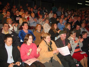 Assembl&eacute;e joyeuse
