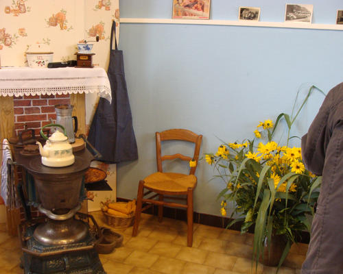 Irène a participé aussi à la décoration avec les fleurs de son jardin