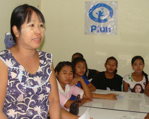 femmes travaillant dans un atelier de confection
