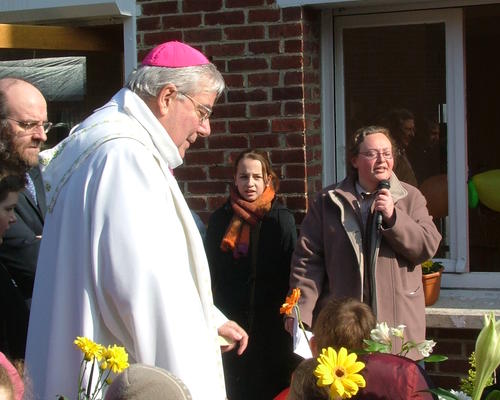 les petits sont invités à fleurir St Joseph