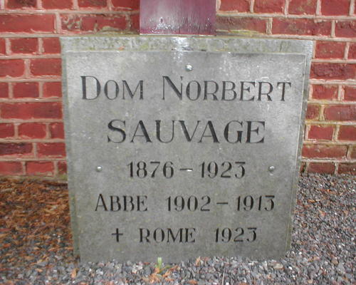 plaque d'un Père abbé mort à Rome