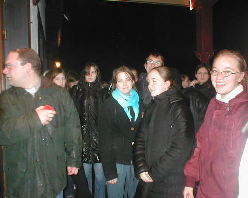 dans la nuit et sous la pluie !