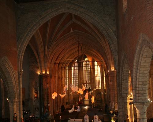 Vue générale sur la belle église Notre-Dame, penda