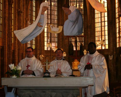 Au début de la prière eucharistique (1)