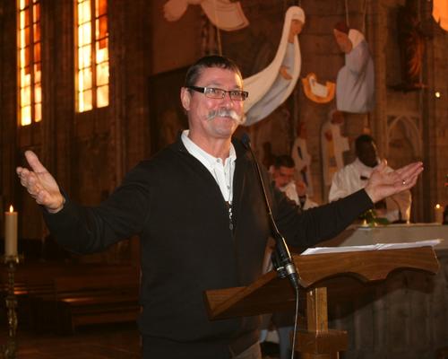 "Dans la charité du Christ, donnez-vous la Paix!"
