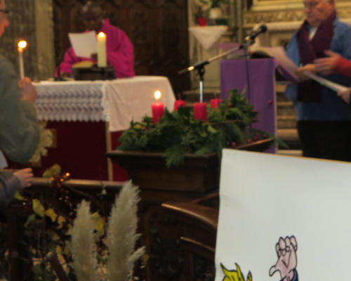 Une bougie vient d'être allumée pour nous inciter à veiller afin de savoir discerner la présence du Seigneur et ses appels.
