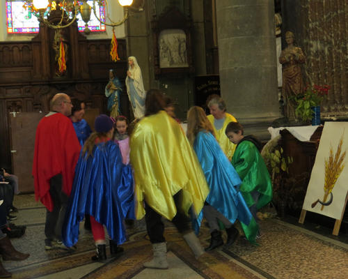 Joie de célébrer DIEU, de le remercier quand il nous aide à faire triompher la vie au-delà de la mort.