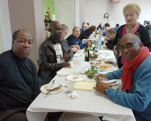 Des membres de la famille et des amis d'Armand-Flavien s'étaient joints à nous