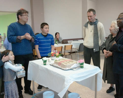 le moment de la remise des cartes et des cadeaux