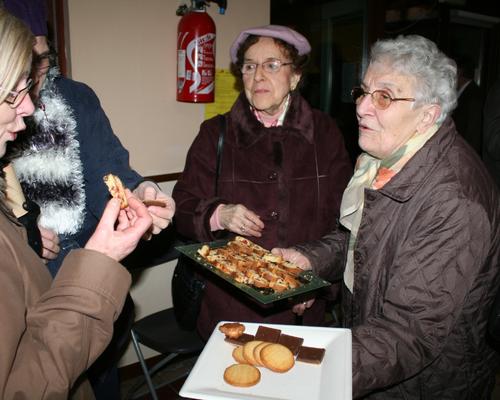 Temps convivial à la Gerbe après la célébration