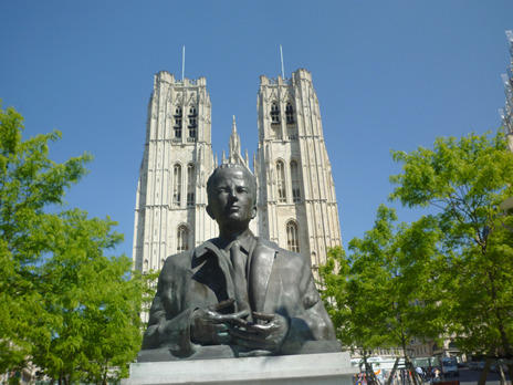 Cathedrale_et_statue_Bauduin1