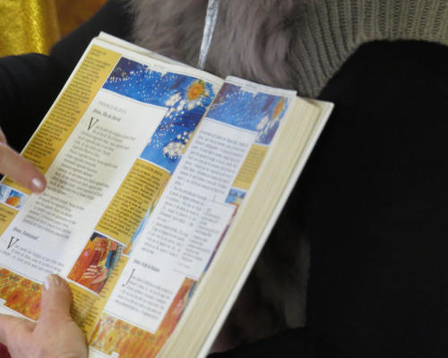 Le Livre de la Parole, notre trésor plus précieux que l'or, nous raconte l'histoire de Jésus.