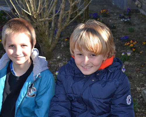 tiens, en mangeant ils ont perdu leur noeds pap's, mais pas leurs sourires