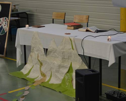 nous voici sur la montagne ... (de la transfiguration)  rassemblés pour l'eucharistie 
