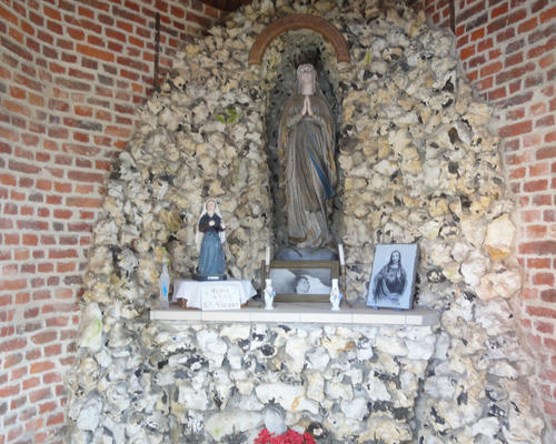 6-Interieur chapelle N D de Lourdes
