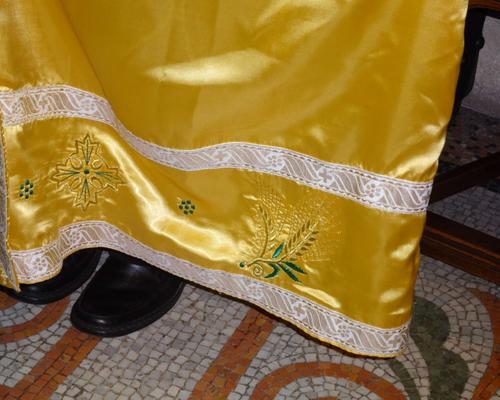 la beauté des vêtements liturgiques  DSC00171