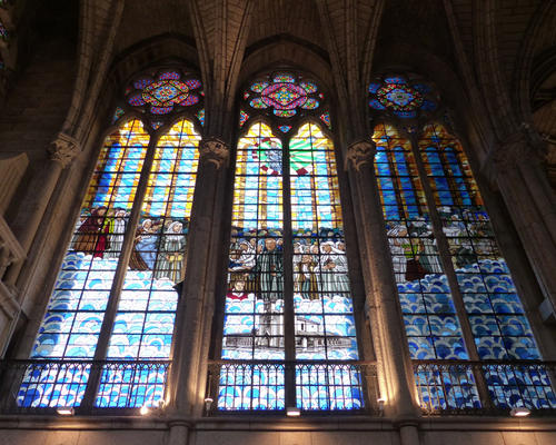 dinan_vitrail_soeurs (1)
