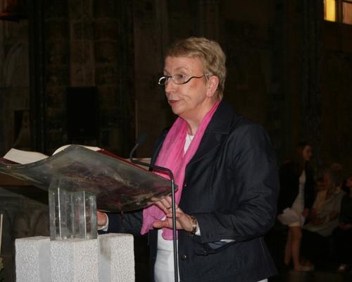 Première lecture, Mme Lucie Minne.
