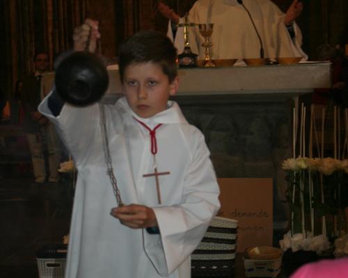 Encensement des fidèles.