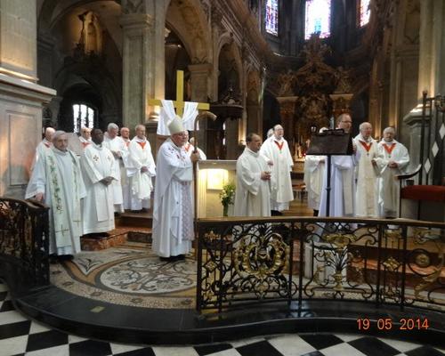 Tournés vers l'icône ND de Grâce, chant du Salve Regina