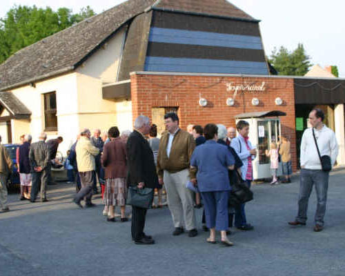 Arrivée à la salle des fêtes