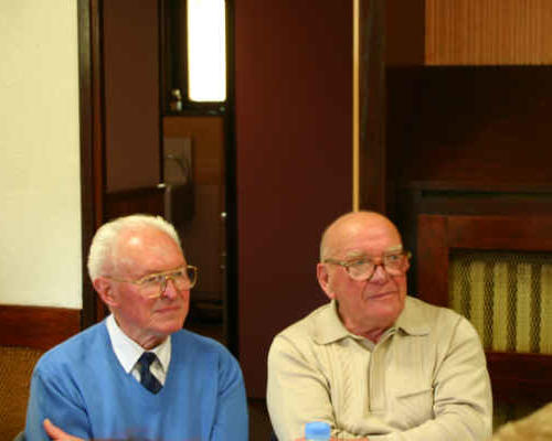 Les fidèles Alfred et Raymond
